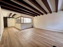 T-junction (D1), Office #566780121